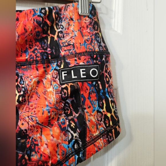 NWT FLEO Animal Print Multicolor Women's Shorts - Picture 3 of 5
